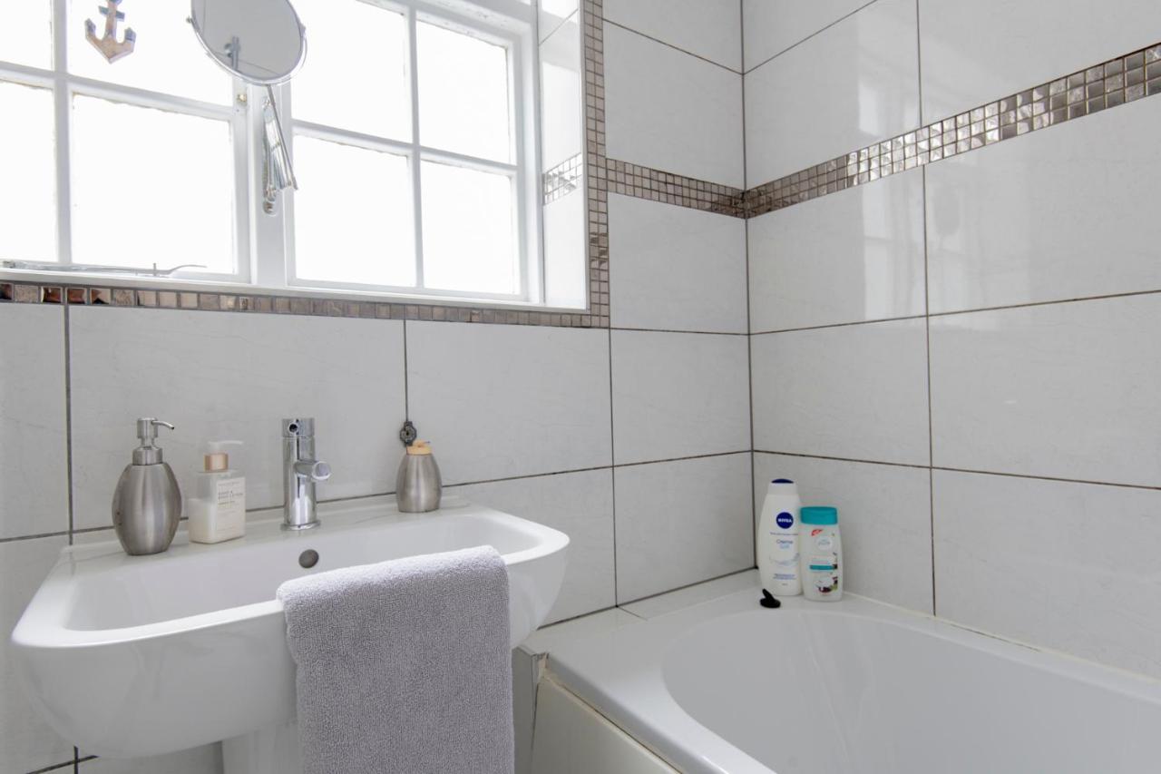 Ferienwohnung Fantastic 3 Bed Brighton House- Sleeps 6- Superfast Wifi And Garage Exterior foto